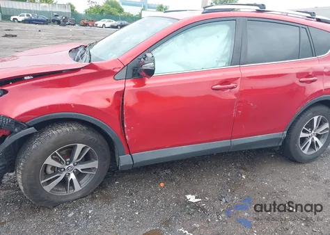 2016 Toyota Rav4 Xle z USA, uszkodzony, nr VIN 2T3RFREV4GW442218